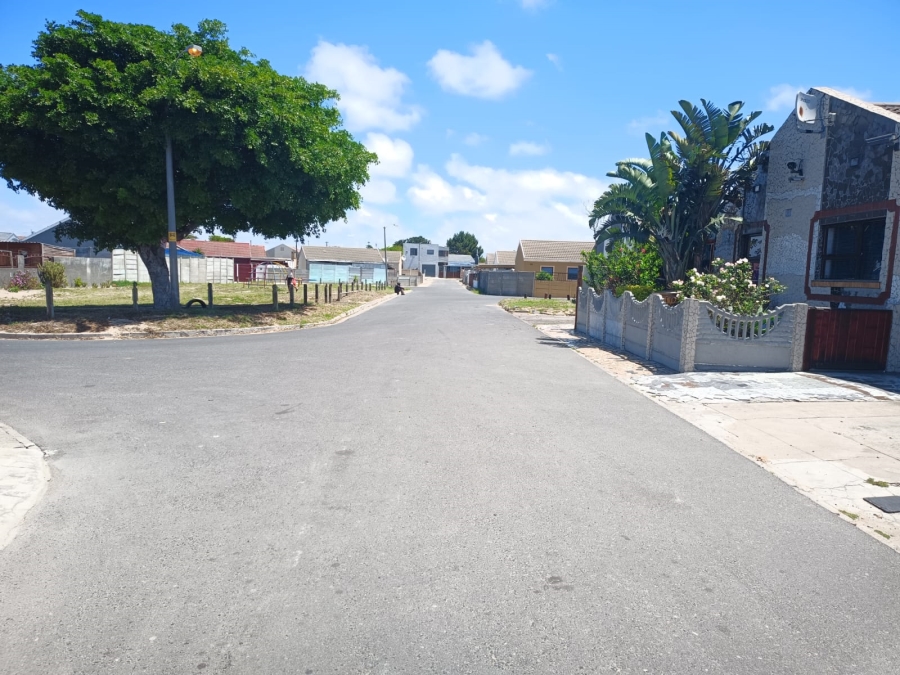 4 Bedroom Property for Sale in Park Village Western Cape